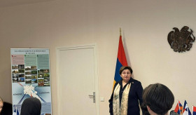 Rencontre avec des diplômés de l'Académie diplomatique d'été française