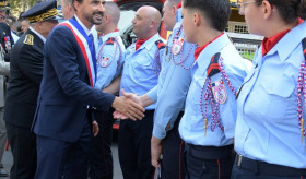 C&eacute;r&eacute;monie officielle d&eacute;di&eacute;e &agrave; la F&ecirc;te nationale de France &agrave; la place Bellecour &agrave; Lyon